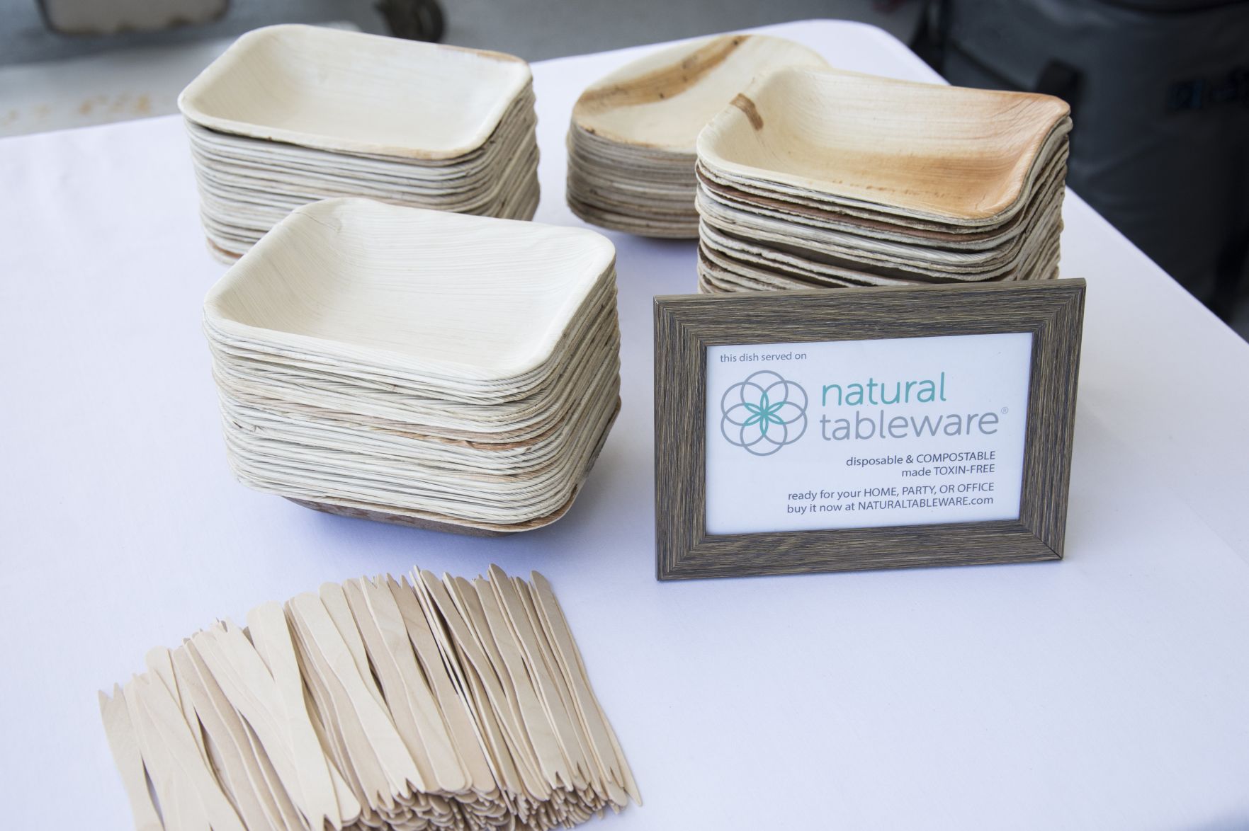 2018 Taste & Toast: Natural Tableware